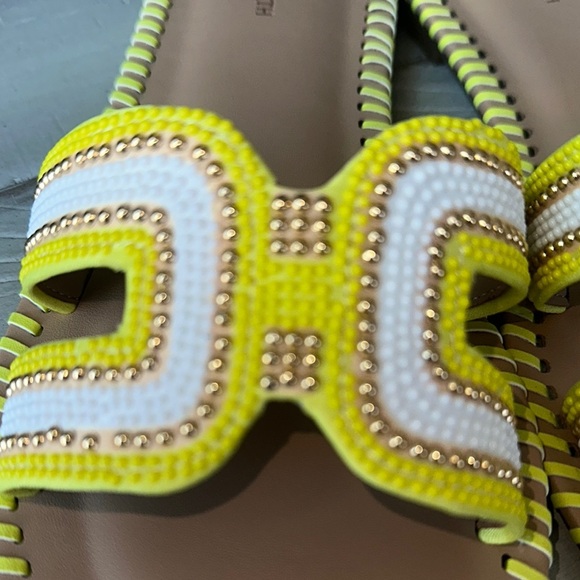 Modern‎ Yellow and White Geometric Sandals - Picture 5 of 5